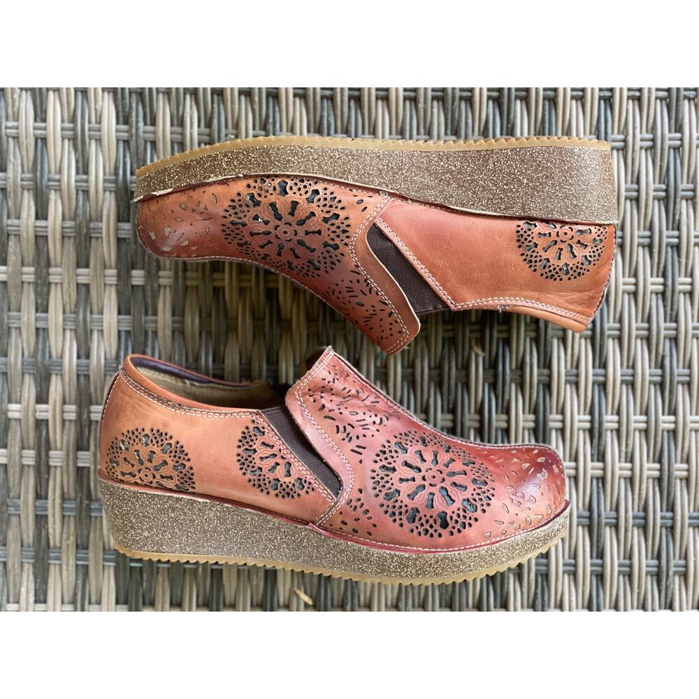 Spring Step Tan Laser-Cut Mules